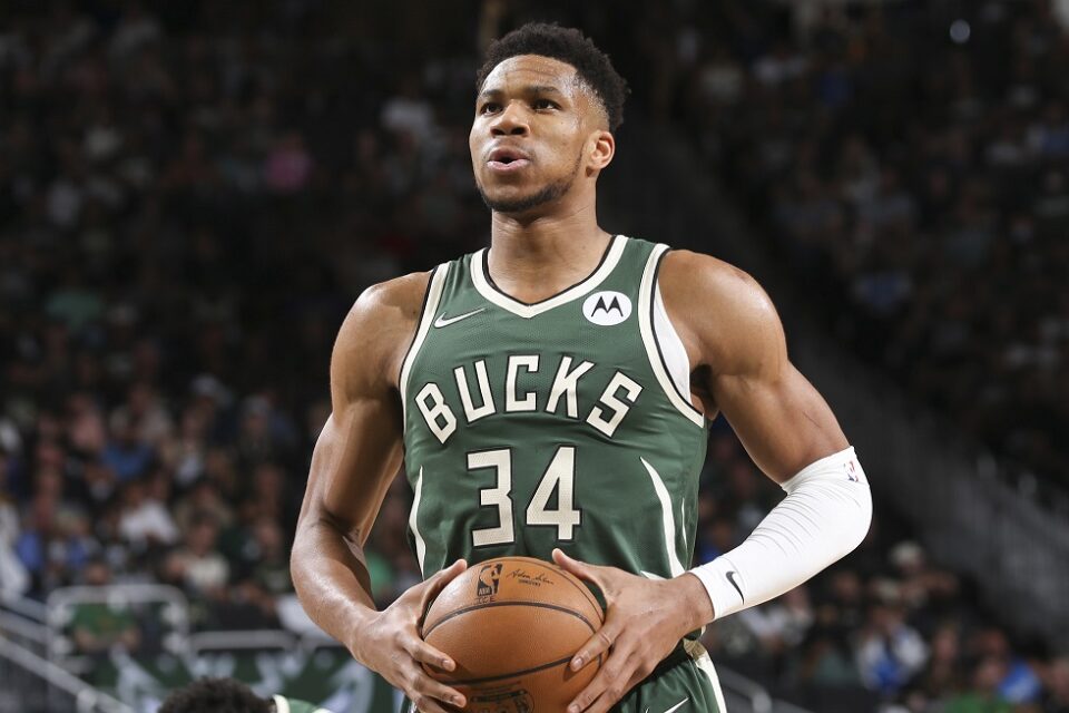 Giannis Antetokounmpo 7 2